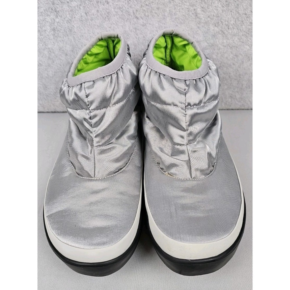 Oofos OOmg Bootie Recovery Shoes Womens Size 10 Silver Metallic Slip-on Nylon - Picture 2 of 12